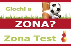 Locandina con una gamba e un pallone da calcio sull’erba, mele impilate e testo «Giochi a ZONA? – Zona Test».